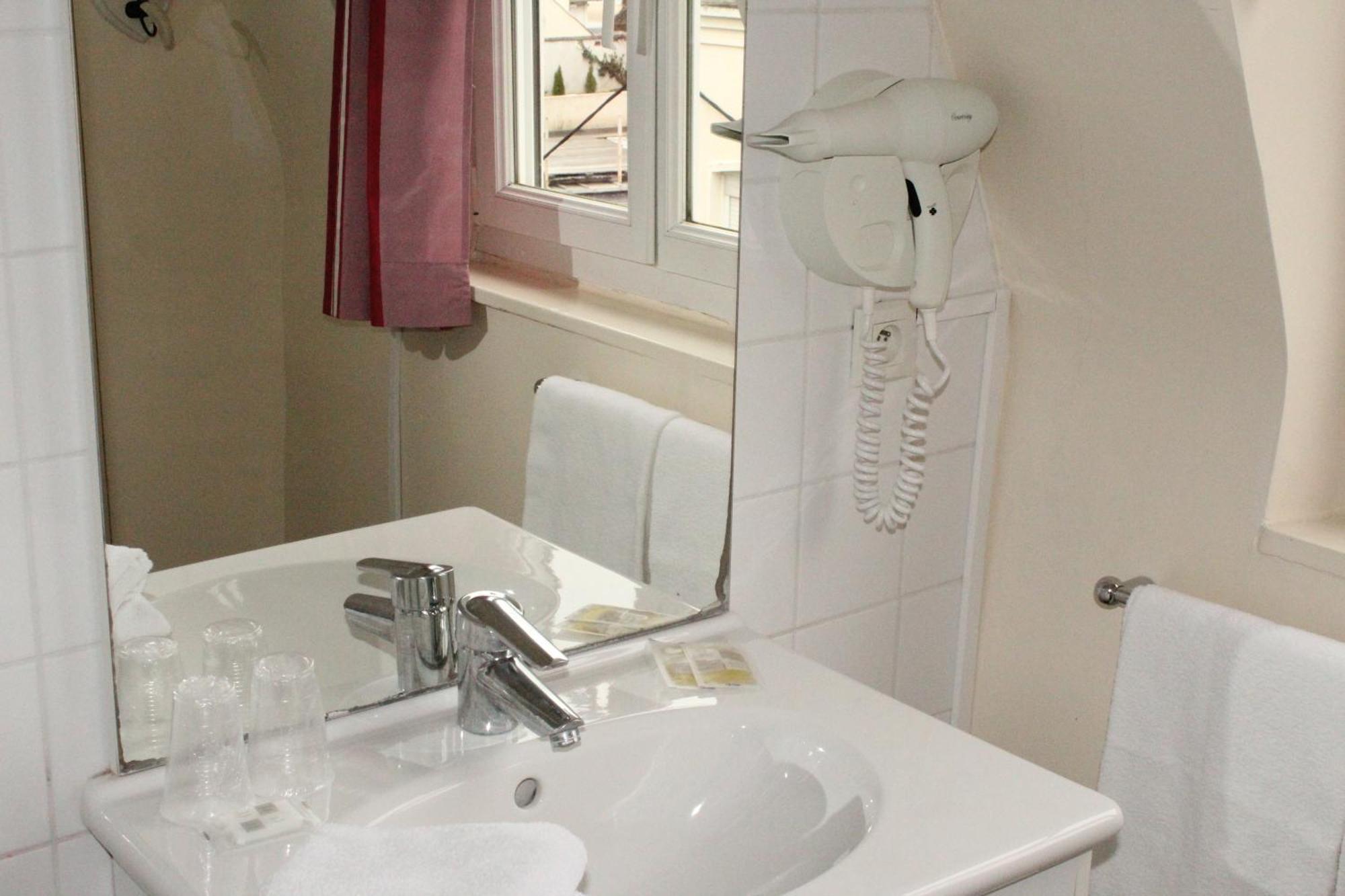 Hotel Des Falaises Villers-sur-Mer Pokoj fotografie