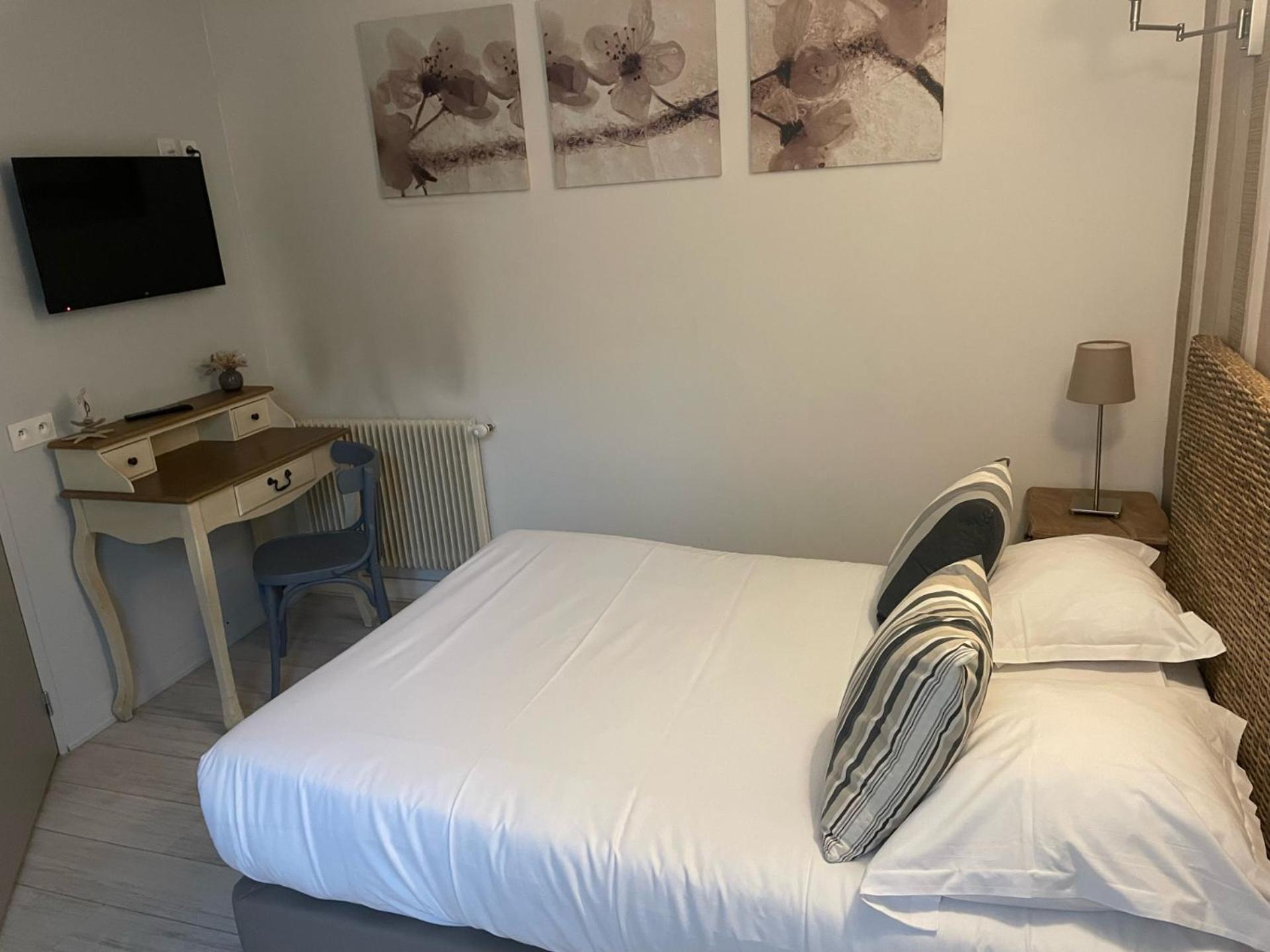 Hotel Des Falaises Villers-sur-Mer Pokoj fotografie